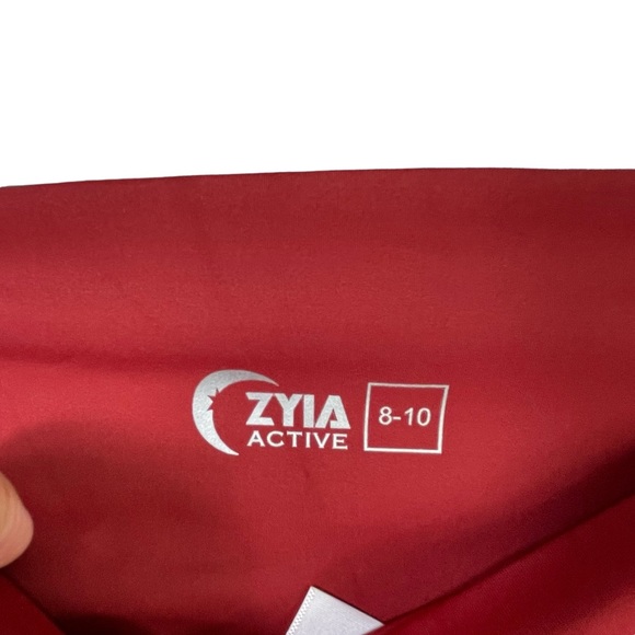 Zyia Red Pocket Brilliant Hi-rise Capri 20" - Picture 5 of 7